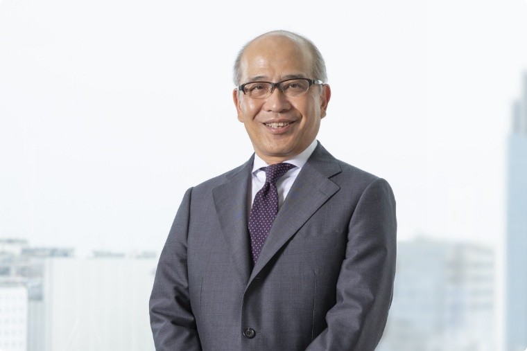 President and Representative Director, Takashi Kusaka.